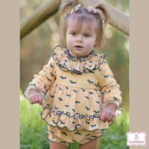 Vestido bebe niño perritos mostaza nekenia y vera otoño invierno 2024,2025